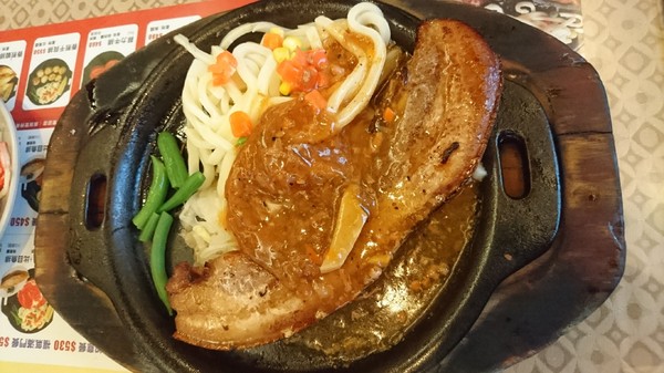 貴族世家牛排(高雄九如店)：高雄~九如店 貴族世家牛排(鮮饌館)~吃免驚自助沙拉吧~巧克力噴泉.牛造型兒童餐都是小朋友的愛~