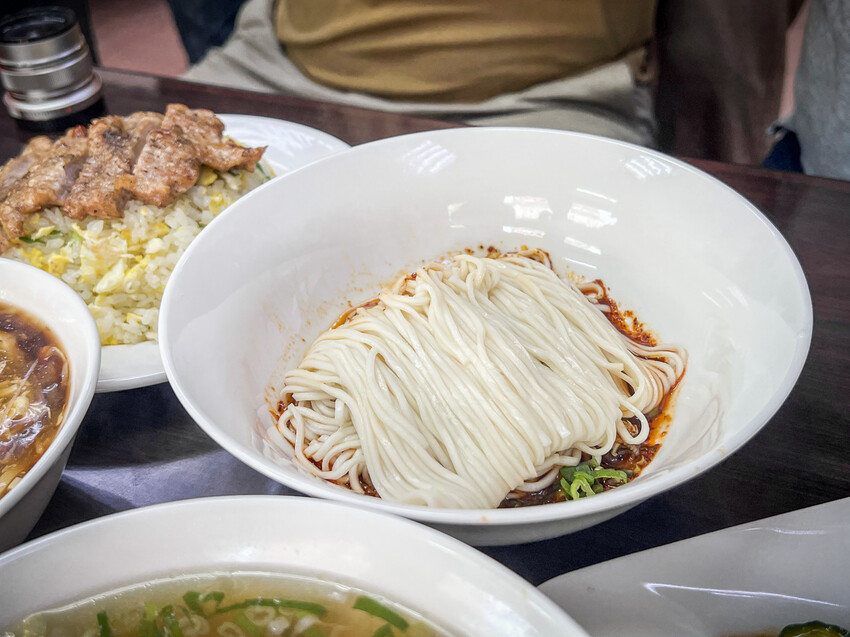 台北市北投區丰清揚小吃店|鼎泰豐師傅自己開,70元吃得到鼎泰豐等級的炒飯?!