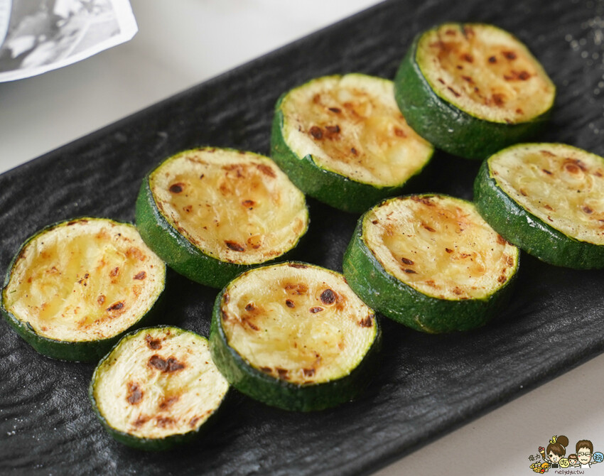 在地人最不想分享的巷弄 ZL小餐館，比臉大的炸雞排、台式家常美食、私房料理定食 X 恆春墾丁必吃美食 - 跟著尼力吃喝玩樂＆親子生活