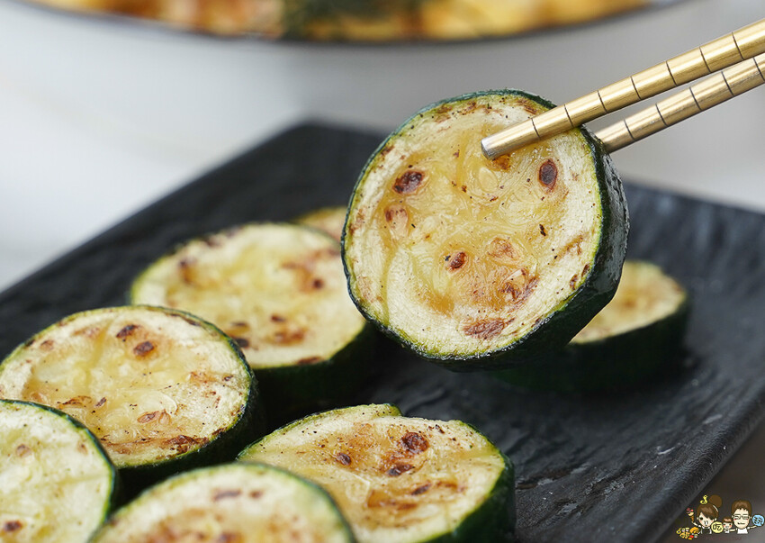 在地人最不想分享的巷弄 ZL小餐館，比臉大的炸雞排、台式家常美食、私房料理定食 X 恆春墾丁必吃美食 - 跟著尼力吃喝玩樂＆親子生活