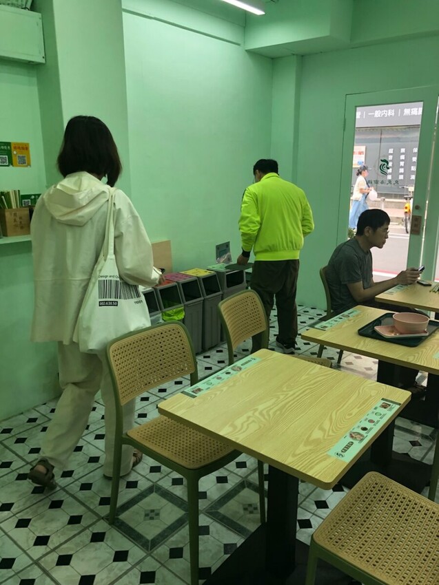 良良海南雞/海南雞飯店/馬來西亞/用良心做良雞/星馬進口原物料/台灣國產當日現宰溫體雞腿/新鮮無異味又Q彈/