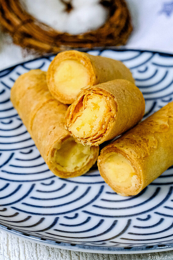 香酥蛋捲滿滿爆漿餡，實心蛋捲搭配可愛笑笑羊包裝，粹蛋捲酥酥蛋香很涮嘴！