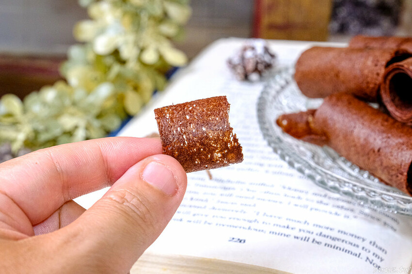 香酥蛋捲滿滿爆漿餡，實心蛋捲搭配可愛笑笑羊包裝，粹蛋捲酥酥蛋香很涮嘴！