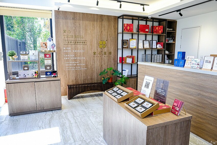 香酥蛋捲滿滿爆漿餡，實心蛋捲搭配可愛笑笑羊包裝，粹蛋捲酥酥蛋香很涮嘴！