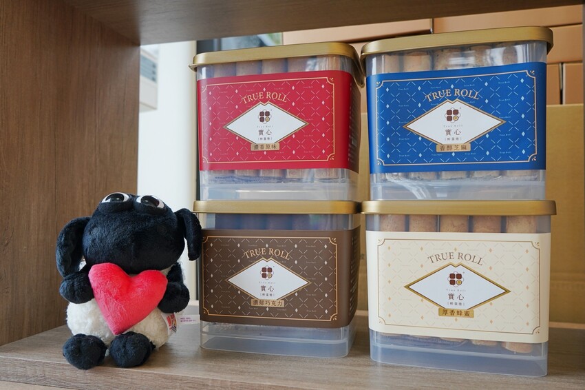 隱身在豪宅的爆紅伴手禮與笑笑羊聯名啦!新世代粹蛋捲必吃超濃苦甜巧克力口味,過年禮盒、中秋禮盒送禮推薦!