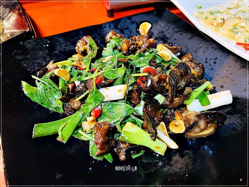 /tmp/phpOh74m3 /tmp/phpOh74m3