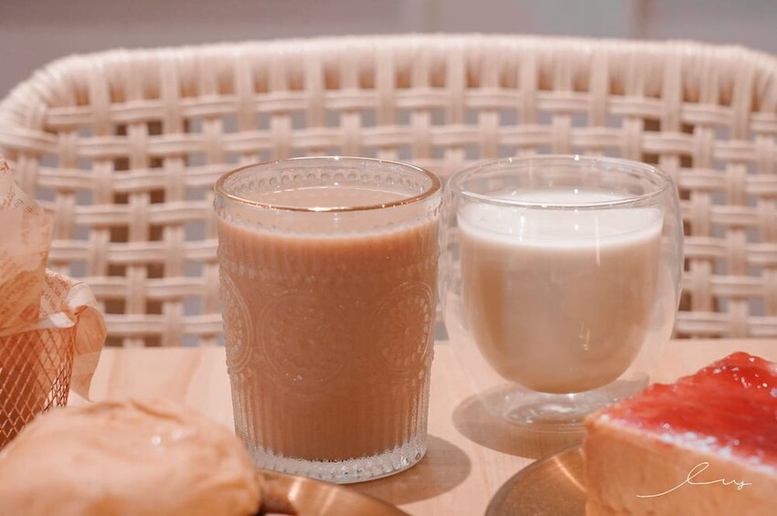 吐豪神醬肉燥吐司x深夜小酒吧｜台中嶺東新店，是咖啡廳也是酒吧！神醬肉燥搭配山形吐司充滿台式風味！ - 艾薇覓食趣