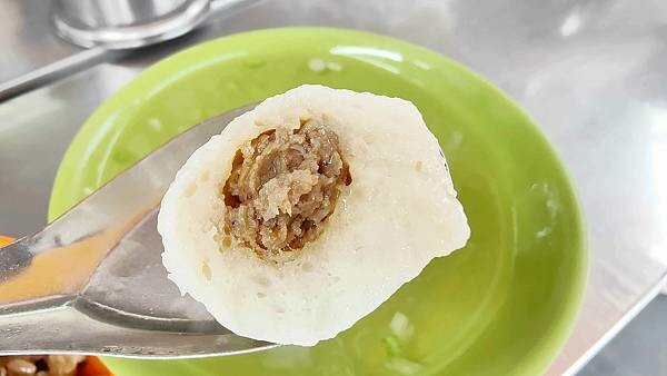 【台北美食】阿桃油飯|油飯只要20元就可以吃到的超便宜路邊攤美食