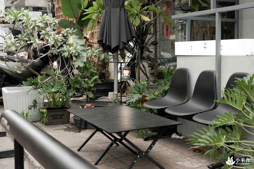 Cuppa Mc Cafe|草莓巴斯克,一月眾所矚目的甜心小萌寶|台中咖啡廳|向上市場美食|草莓季甜點推薦 - 小米食