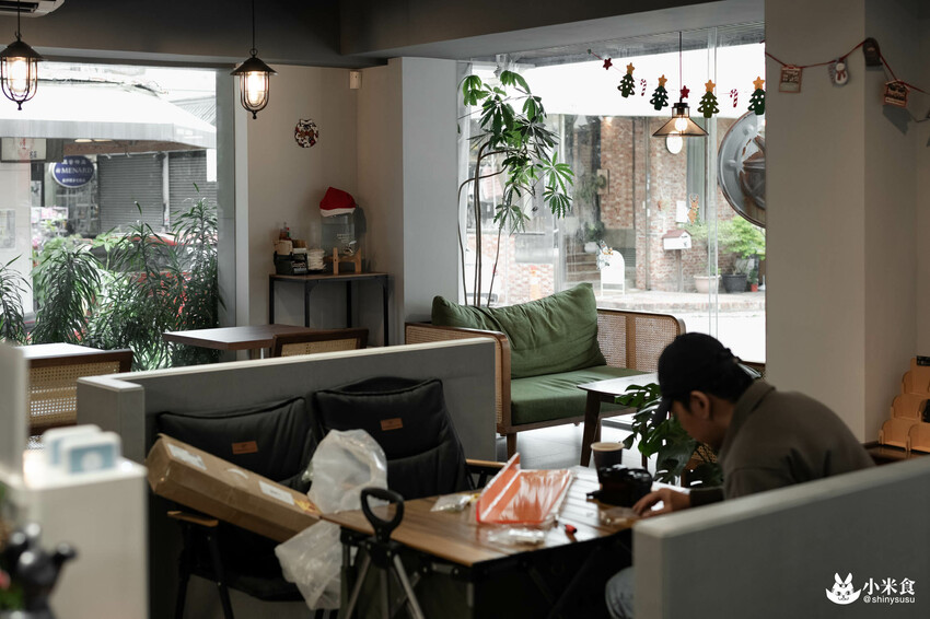 Cuppa Mc Cafe|草莓巴斯克,一月眾所矚目的甜心小萌寶|台中咖啡廳|向上市場美食|草莓季甜點推薦 - 小米食