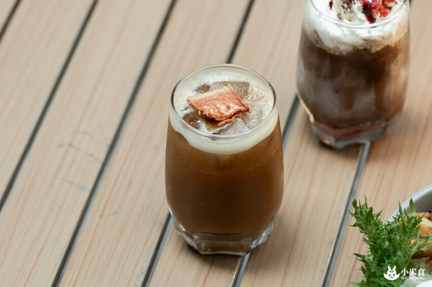 Cuppa Mc Cafe|草莓巴斯克,一月眾所矚目的甜心小萌寶|台中咖啡廳|向上市場美食|草莓季甜點推薦 - 小米食