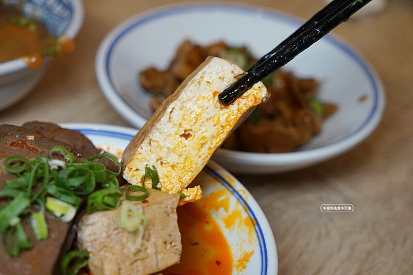 台中少見浮誇海陸麵線結合脆皮肉圓、祕醬甜不辣，古早味人氣小吃這裡一次通通吃齊！！