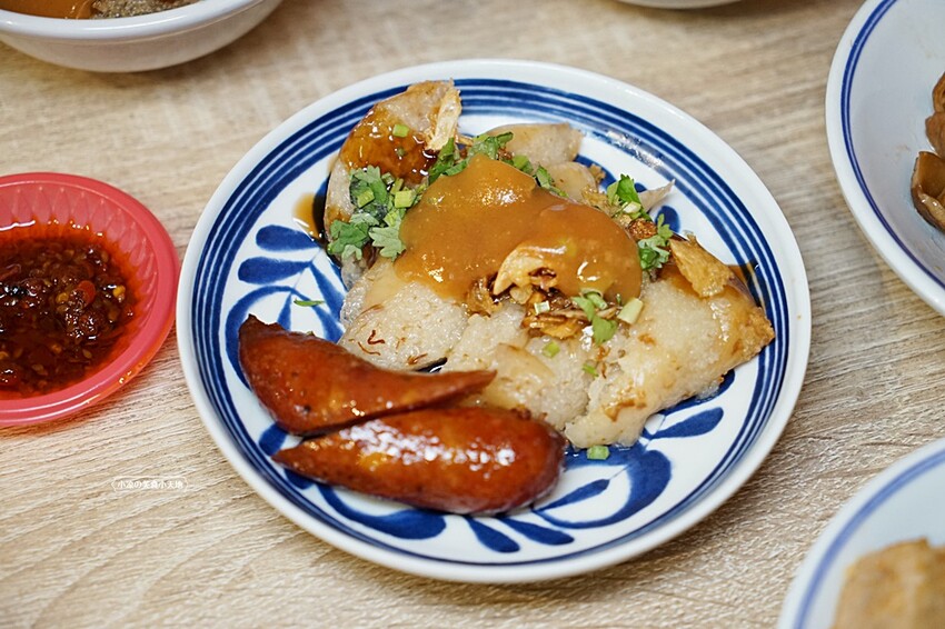 台中少見浮誇海陸麵線結合脆皮肉圓、祕醬甜不辣，古早味人氣小吃這裡一次通通吃齊！！