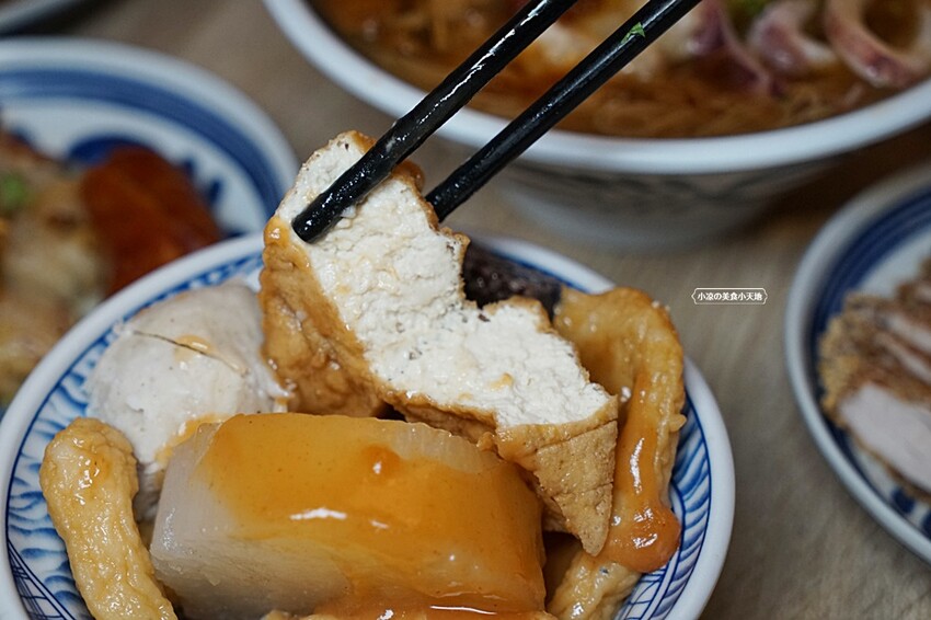 台中少見浮誇海陸麵線結合脆皮肉圓、祕醬甜不辣，古早味人氣小吃這裡一次通通吃齊！！