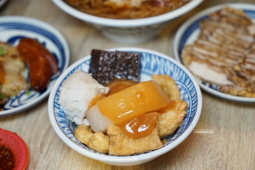 台中少見浮誇海陸麵線結合脆皮肉圓、祕醬甜不辣，古早味人氣小吃這裡一次通通吃齊！！