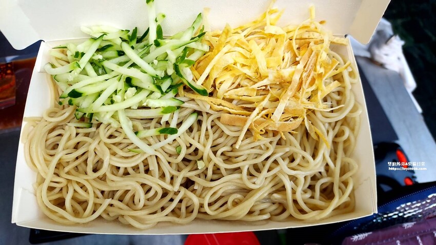 五甲地區銅板美食 – 涼宸即食好食專賣店 涼拌或是拌麵通通都有