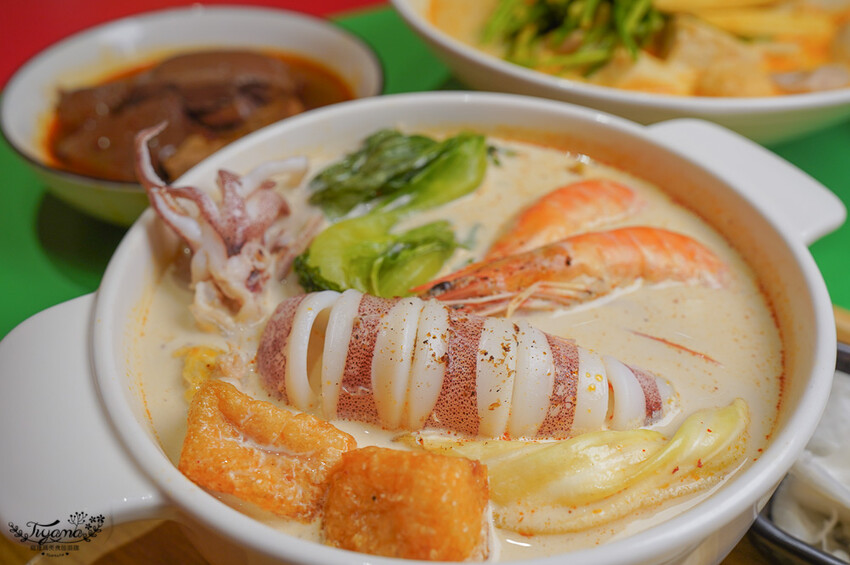 高雄麻辣燙。Eight Hot 不一樣的麻辣燙,必吃麻奶海鮮鍋,想吃什麼自由選!! @緹雅瑪 美食旅遊趣