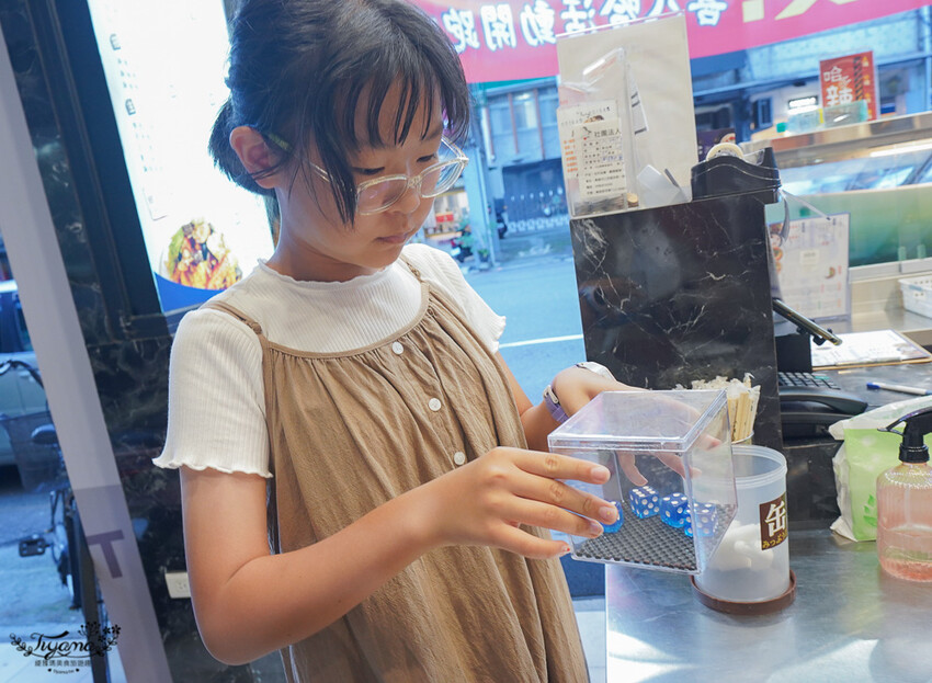 高雄麻辣燙。Eight Hot 不一樣的麻辣燙,必吃麻奶海鮮鍋,想吃什麼自由選!! @緹雅瑪 美食旅遊趣