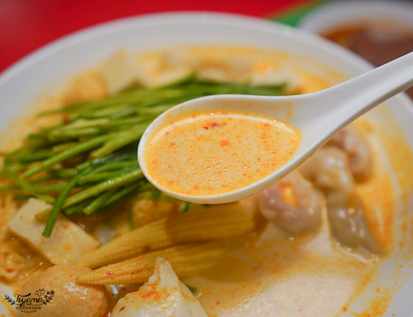 高雄麻辣燙。Eight Hot 不一樣的麻辣燙,必吃麻奶海鮮鍋,想吃什麼自由選!! @緹雅瑪 美食旅遊趣