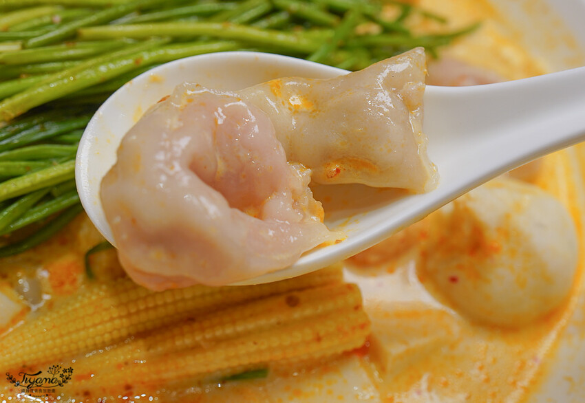 高雄麻辣燙。Eight Hot 不一樣的麻辣燙,必吃麻奶海鮮鍋,想吃什麼自由選!! @緹雅瑪 美食旅遊趣