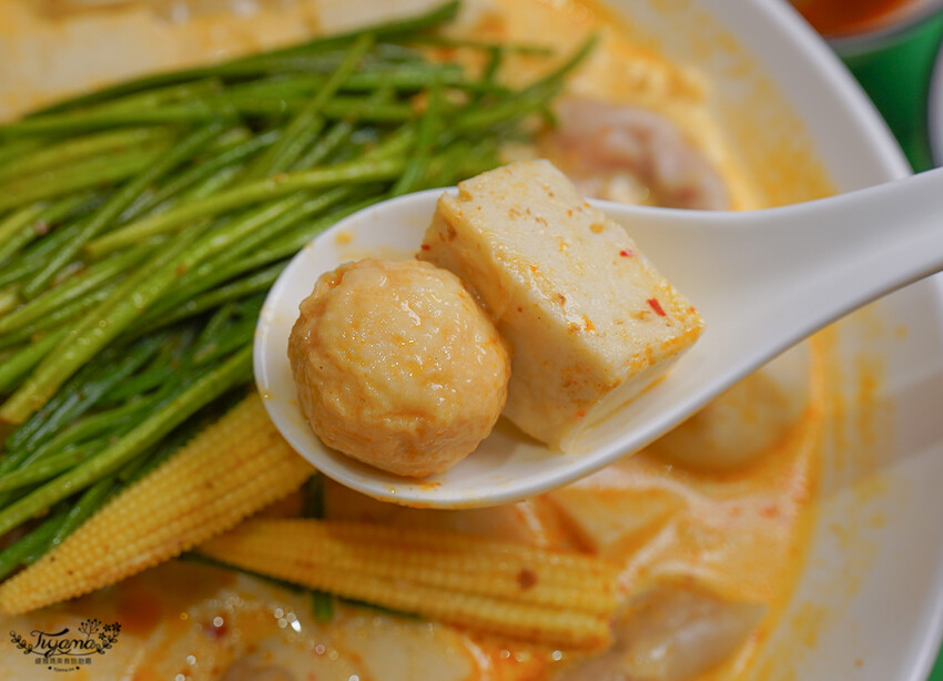 高雄麻辣燙。Eight Hot 不一樣的麻辣燙,必吃麻奶海鮮鍋,想吃什麼自由選!! @緹雅瑪 美食旅遊趣