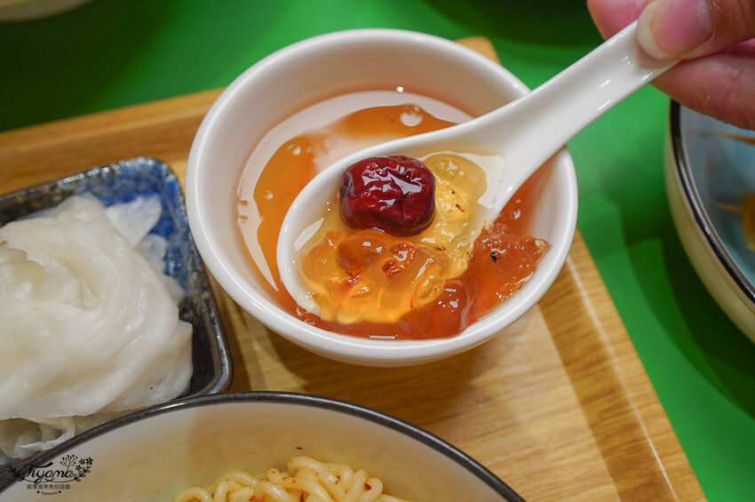 高雄麻辣燙。Eight Hot 不一樣的麻辣燙,必吃麻奶海鮮鍋,想吃什麼自由選!! @緹雅瑪 美食旅遊趣