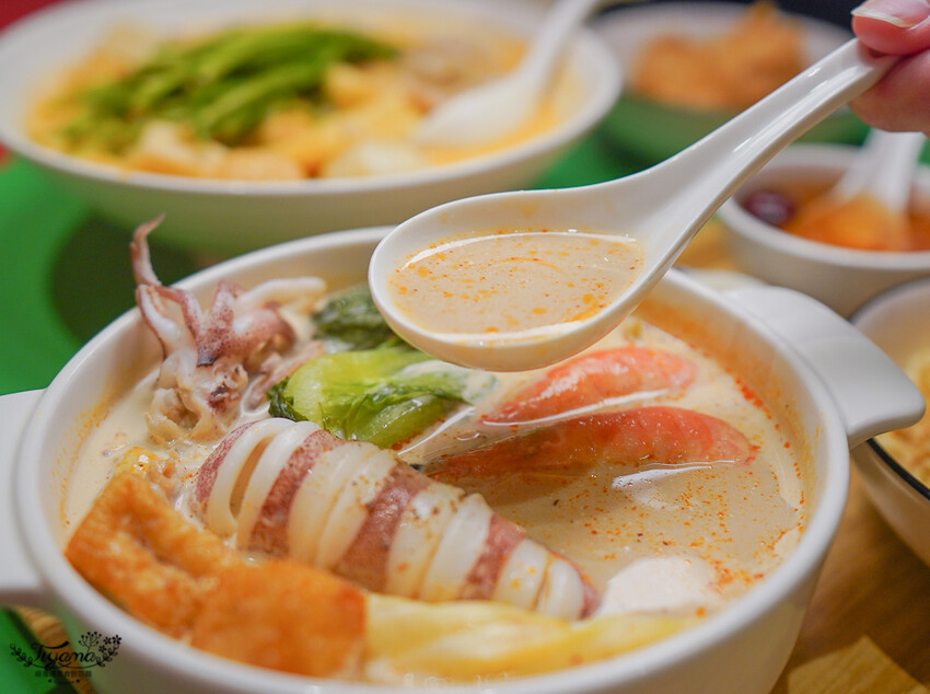 高雄麻辣燙。Eight Hot 不一樣的麻辣燙,必吃麻奶海鮮鍋,想吃什麼自由選!! @緹雅瑪 美食旅遊趣