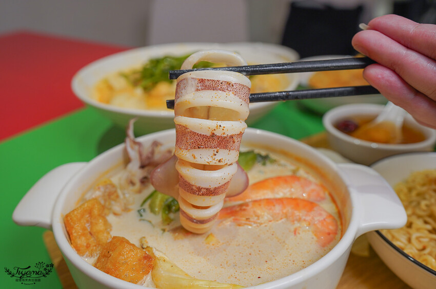 高雄麻辣燙。Eight Hot 不一樣的麻辣燙,必吃麻奶海鮮鍋,想吃什麼自由選!! @緹雅瑪 美食旅遊趣