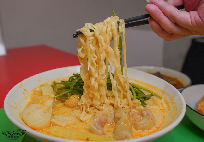 高雄麻辣燙。Eight Hot 不一樣的麻辣燙,必吃麻奶海鮮鍋,想吃什麼自由選!! @緹雅瑪 美食旅遊趣