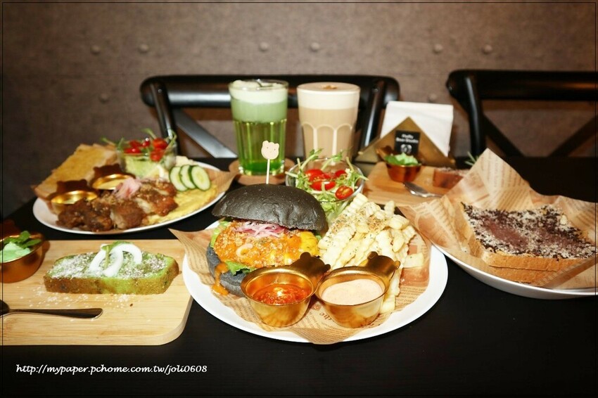 【蓬蓬熊工作室 印尼風味輕食】桃園異國料理推薦 桃園火車站美食推薦 獨特南洋風味早午餐 享受異國料理帶來的味蕾饗宴