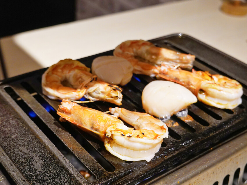 新北新店—牛燒肉Yakiniku｜和牛不再遙不可及 燒肉套餐一人八百有找｜大坪林、七張、耕莘醫院、新店高中