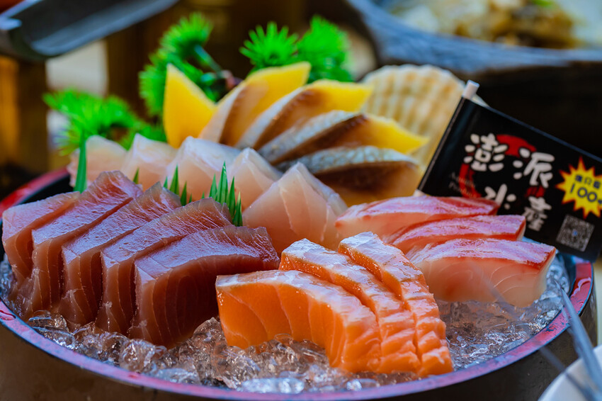澎派水產 – 後壁湖必吃 x 100元澎湃生魚片 活跳跳新鮮海鮮 季節限定飛魚生魚片 超高CP值海產餐廳 大港入船