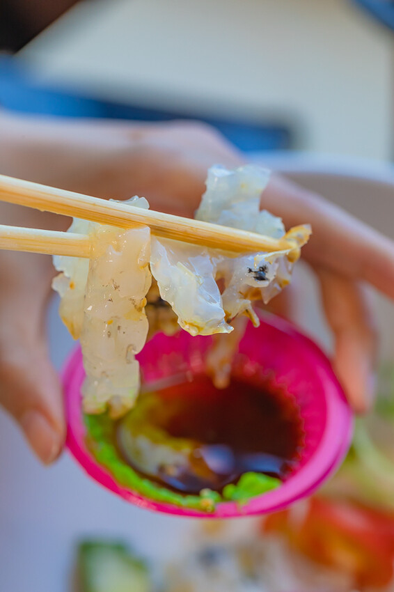 澎派水產 – 後壁湖必吃 x 100元澎湃生魚片 活跳跳新鮮海鮮 季節限定飛魚生魚片 超高CP值海產餐廳 大港入船