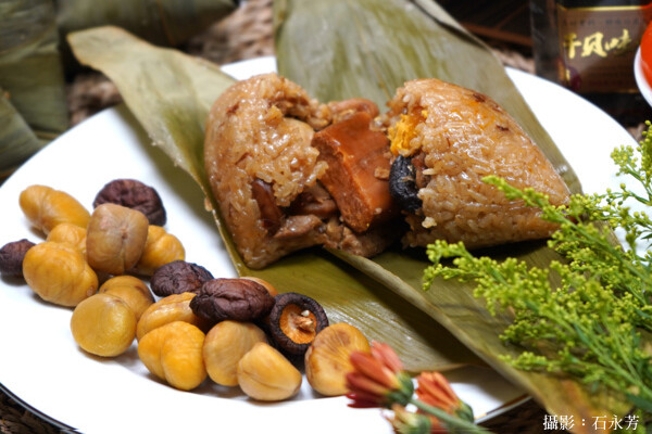 老東家得獎名粽推出端午節訂粽子滿2000元，送鮑魚佛跳牆。
