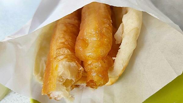 【台北美食】豆漿燒餅店|常常需要排隊的超人氣無名豆漿店