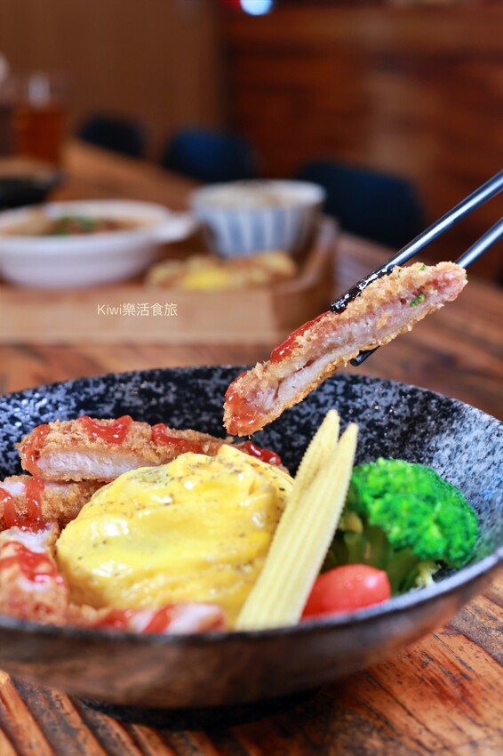 員林美食富味美之家︱彰化員林平價美食中式個人套餐推薦宮保雞丁特餐.秘製紅燒牛腩煲特餐.日式豬排蛋包飯,