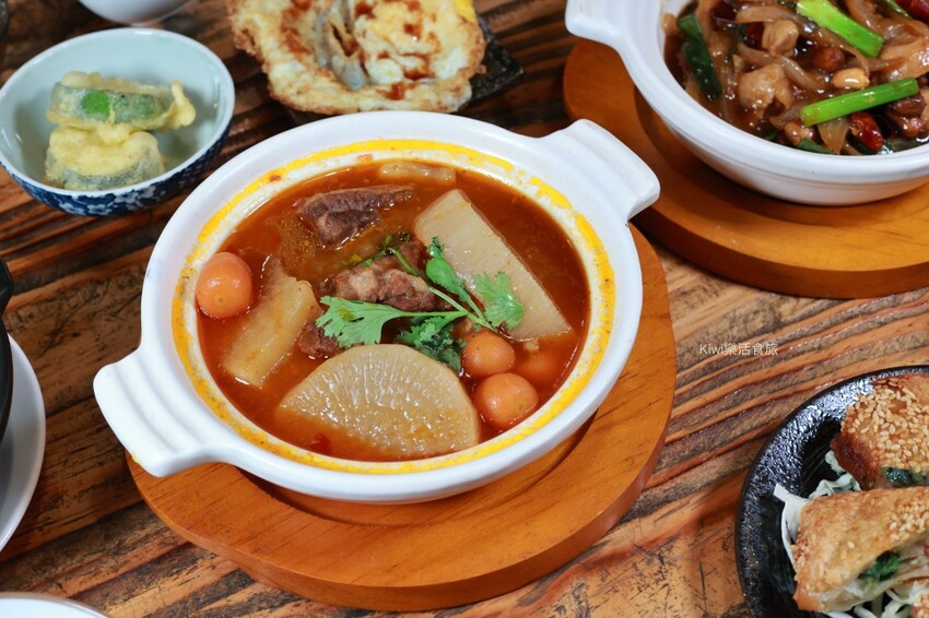 員林美食富味美之家︱彰化員林平價美食中式個人套餐推薦宮保雞丁特餐.秘製紅燒牛腩煲特餐.日式豬排蛋包飯,