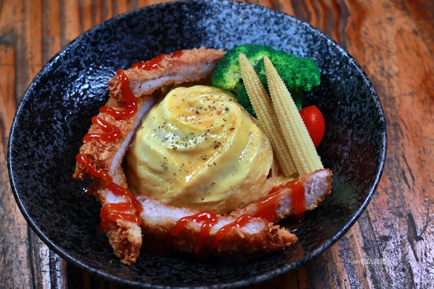 員林美食富味美之家︱彰化員林平價美食中式個人套餐推薦宮保雞丁特餐.秘製紅燒牛腩煲特餐.日式豬排蛋包飯,