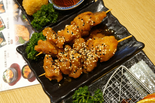 桃園市中壢區肉食族也能開心吃的中壢中原大學香知有素蔬食餐廳,好吃中壢中原素食炸物,素食拉麵免費加湯加麵還附飲料