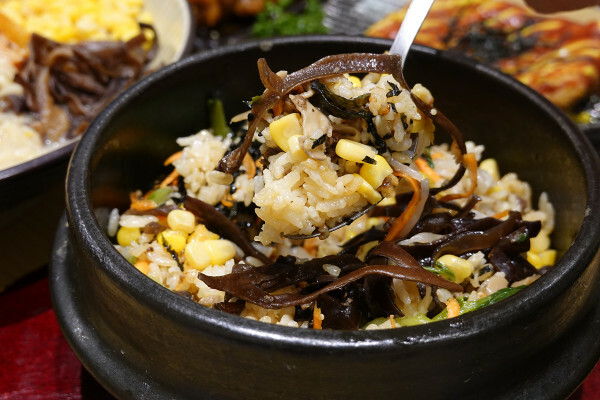 桃園市中壢區肉食族也能開心吃的中壢中原大學香知有素蔬食餐廳,好吃中壢中原素食炸物,素食拉麵免費加湯加麵還附飲料