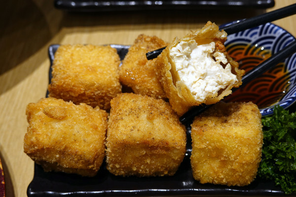 桃園市中壢區肉食族也能開心吃的中壢中原大學香知有素蔬食餐廳,好吃中壢中原素食炸物,素食拉麵免費加湯加麵還附飲料