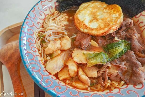 基隆美食。小李海鮮麵 八斗子車站對面的半自助吃泡麵 自選