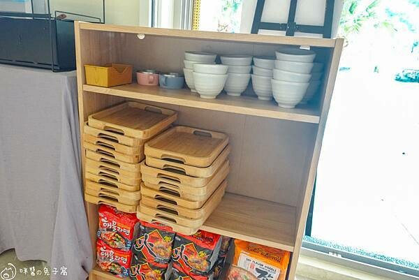 基隆美食。小李海鮮麵 八斗子車站對面的半自助吃泡麵 自選