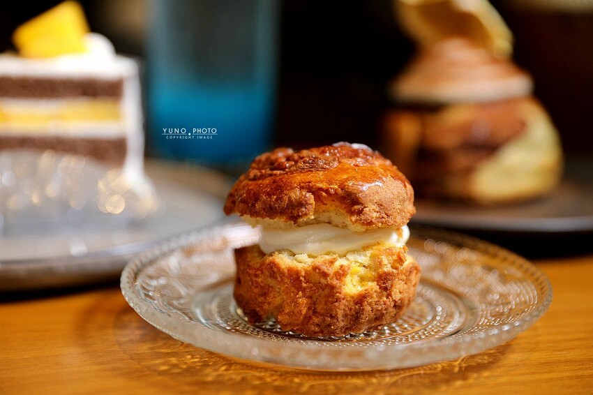 甜點控必收!隱身老宅 4.7星「神級肉桂捲」司康/戚風蛋糕推薦|OZM 啢男咖啡甜點 (台中西區下午茶/甜點)