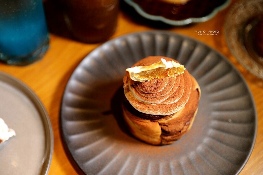 甜點控必收!隱身老宅 4.7星「神級肉桂捲」司康/戚風蛋糕推薦|OZM 啢男咖啡甜點 (台中西區下午茶/甜點)