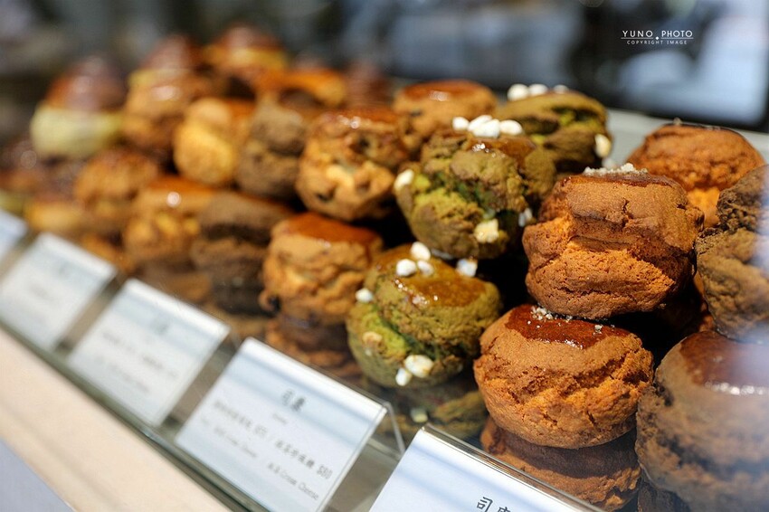 甜點控必收!隱身老宅 4.7星「神級肉桂捲」司康/戚風蛋糕推薦|OZM 啢男咖啡甜點 (台中西區下午茶/甜點)