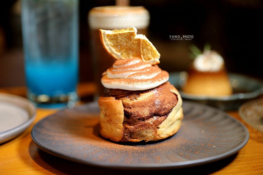 甜點控必收!隱身老宅 4.7星「神級肉桂捲」司康/戚風蛋糕推薦|OZM 啢男咖啡甜點 (台中西區下午茶/甜點)