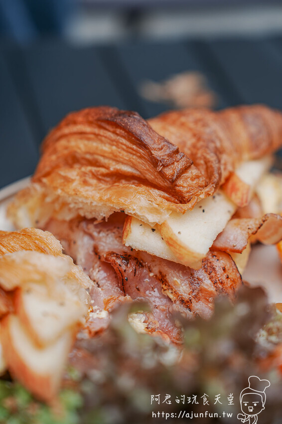 【台中肉桂捲推薦】OZM啢男咖啡甜點,巷弄老宅裡的創意司康