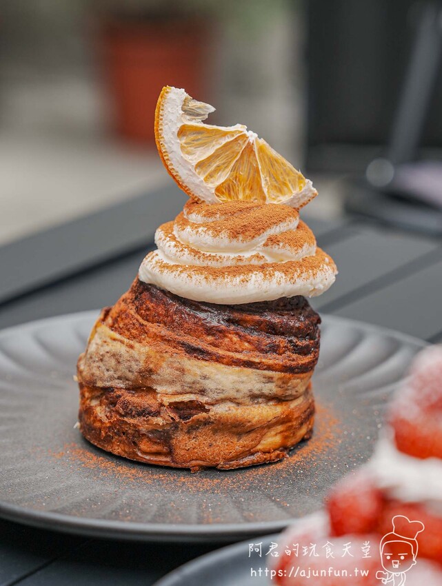 【台中肉桂捲推薦】OZM啢男咖啡甜點,巷弄老宅裡的創意司康