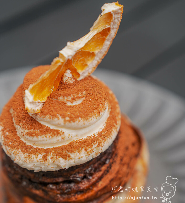 【台中肉桂捲推薦】OZM啢男咖啡甜點,巷弄老宅裡的創意司康